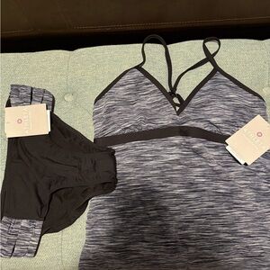Athleta Women's Black and Gray swimsuit